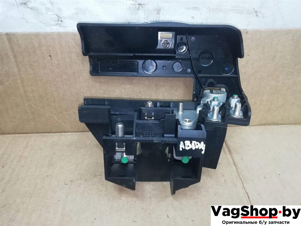 клемма аккумулятора плюс Audi A6 4F/C6 2007, 4.2 л., FSI, BVJ, бензин, АКПП, синий темный, седан, полный привод, 4F0915459 - фото №1