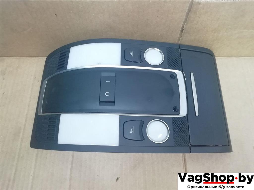 фонарь салона (плафон) Audi A6 4F/C6 2007, 3.0 л., TDi, ASB, дизель, АКПП, голубой, универсал, полный привод, 4F0951177, 4F0947135BP6PS - фото №1