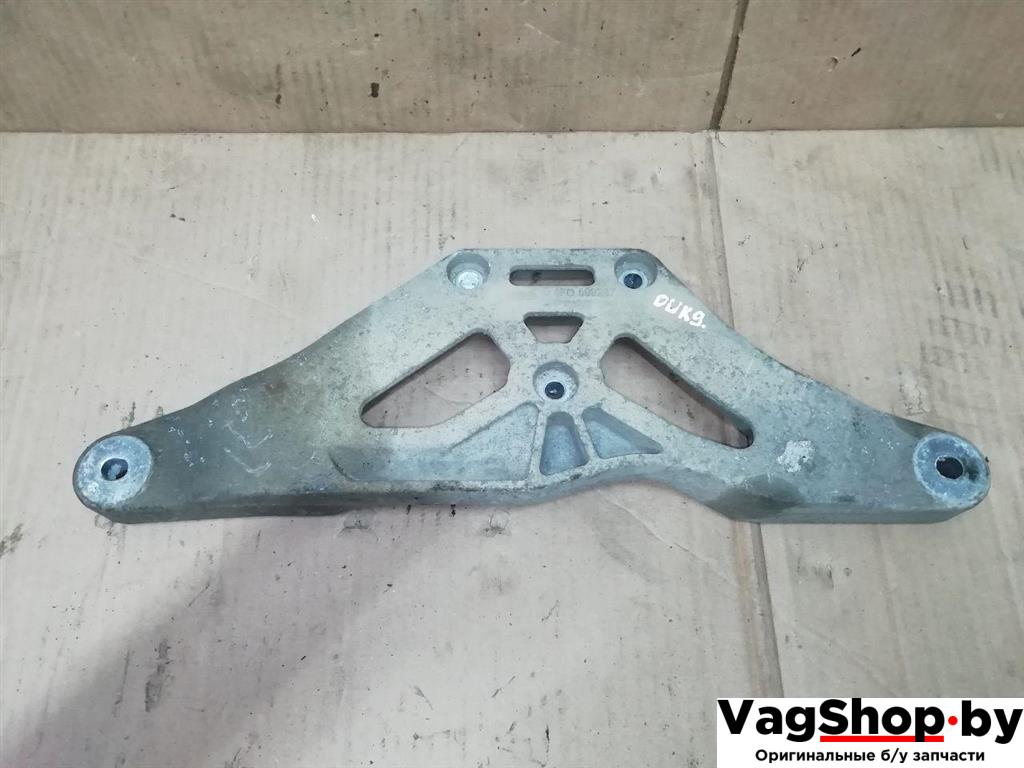 кронштейн редуктора Audi A6 Allroad Quattro C6/4F 2007, 3.2 л., FSI, AUK, бензин, МКПП, синий, универсал, полный привод, 4F0599287 - фото №1