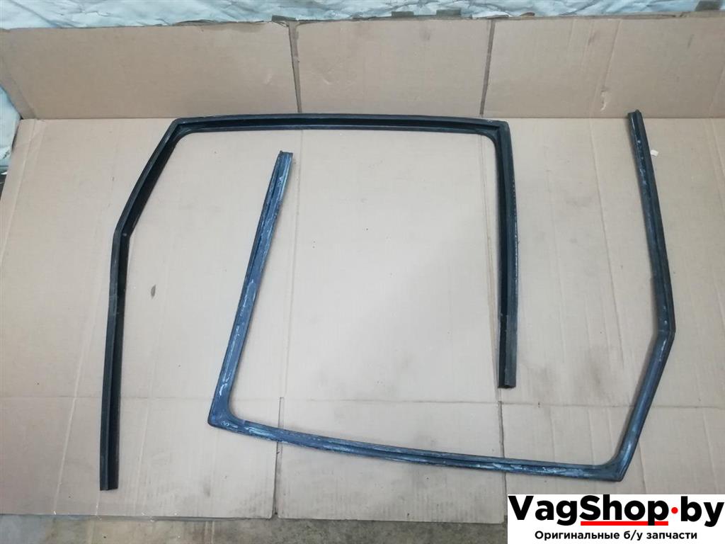 направляющая стекла Audi Q7 4L 2006, 3.0 л., TDi, BUG, дизель, АКПП, синий, внедорожник 5 дв., полный привод, 4L0839439, 4L0839440 - фото №1