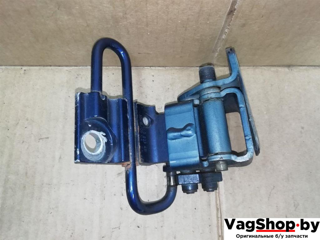 петля двери Audi Q7 4L 2006, 3.0 л., TDi, BUG, дизель, АКПП, синий, внедорожник 5 дв., полный привод, 4L0833411 - фото №1