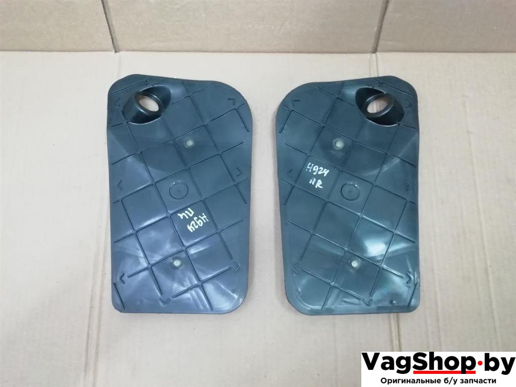 заглушка Audi Q7 4L 2006, 3.0 л., TDi, BUG, дизель, АКПП, синий, внедорожник 5 дв., полный привод, 4L0837915, 4L0837916 - фото №1