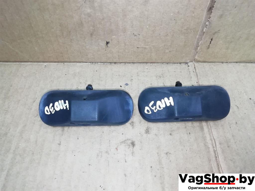 форсунка омывателя лобового стекла Volkswagen Passat B7 2011, 2.0 л., TDi, CFF, дизель, МКПП, черный, универсал, передний привод, 5M0955985C - фото №1