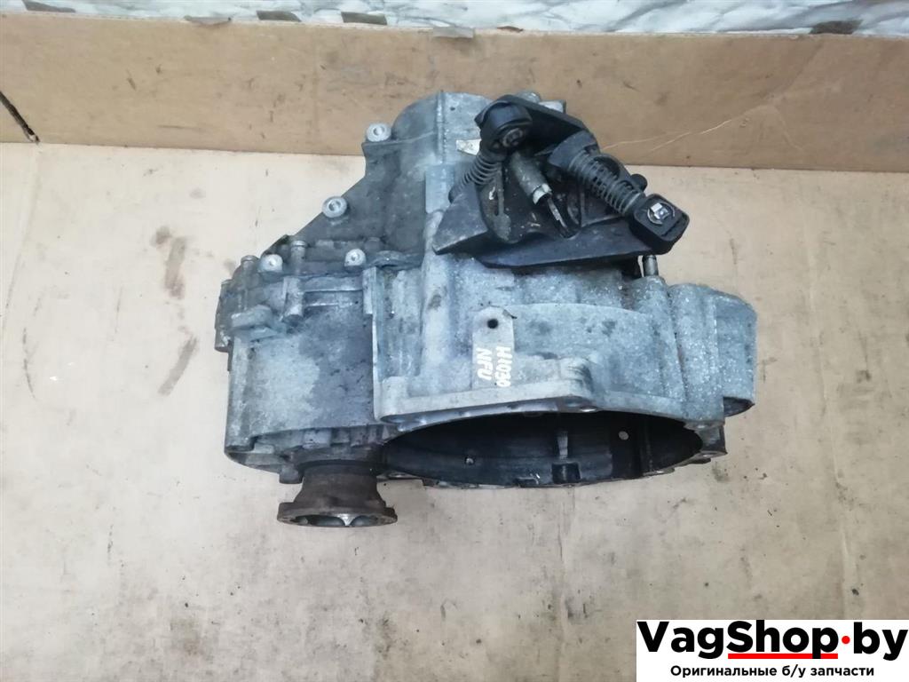 КПП механическая (МКПП) Volkswagen Passat B7 2011, 2.0 л., TDi, CFF, дизель, МКПП, черный, универсал, передний привод, NFU, 02Q300050E - фото №1