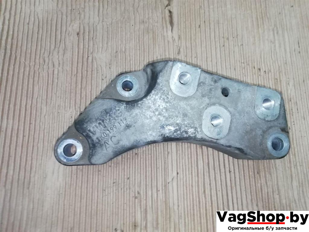 кронштейн КПП Volkswagen Passat B6 2009, 2.0 л., TDi, CBA, дизель, МКПП, голубой, седан, передний привод, 1K0199117AC - фото №1