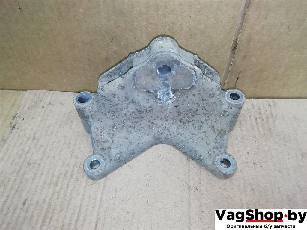 кронштейн (крепление) Audi Q7 4L 2006, 3.0 л., TDi, BUG, дизель, АКПП, серебро, внедорожник 5 дв., полный привод, 7L6399649D - фото №1