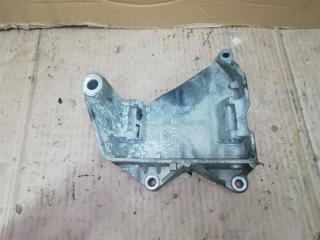 кронштейн генератора Volkswagen Touareg 1 поколение [рестайлинг] 2009, 2.5 л., TDi, BPE, дизель, АКПП, черный, внедорожник 5 дв., полный привод, 070903143C