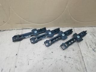 Механизм регулировки высоты ремня безопасности Volkswagen Touareg 1 поколение [рестайлинг] 2009, 2.5 л., TDi, BPE, дизель, АКПП, черный, внедорожник 5 дв., полный привод, 7L0857819J