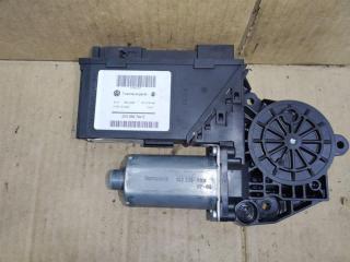 моторчик стеклоподъемника задний правый Volkswagen Touareg 1 поколение [рестайлинг] 2009, 2.5 л., TDi, BPE, дизель, АКПП, черный, внедорожник 5 дв., полный привод, 7L6959704, 3D0959794E