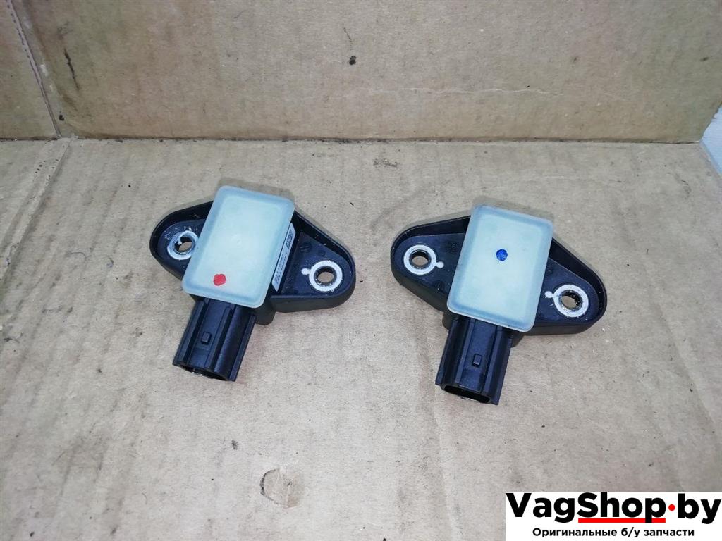 датчик удара Volkswagen Passat B7 2011, 2.0 л., TDi, CFF, дизель, МКПП, черный, универсал, передний привод, 5N0959354 - фото №1