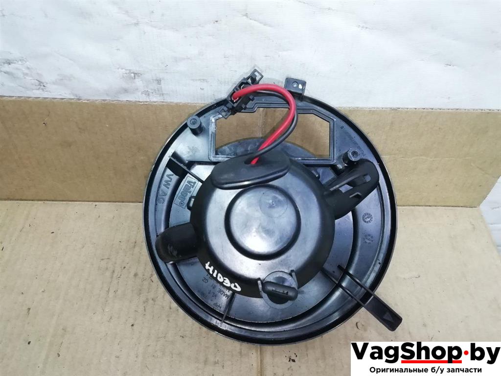 моторчик печки Volkswagen Passat B7 2011, 2.0 л., TDi, CFF, дизель, МКПП, черный, универсал, передний привод, 1K2820015G - фото №1