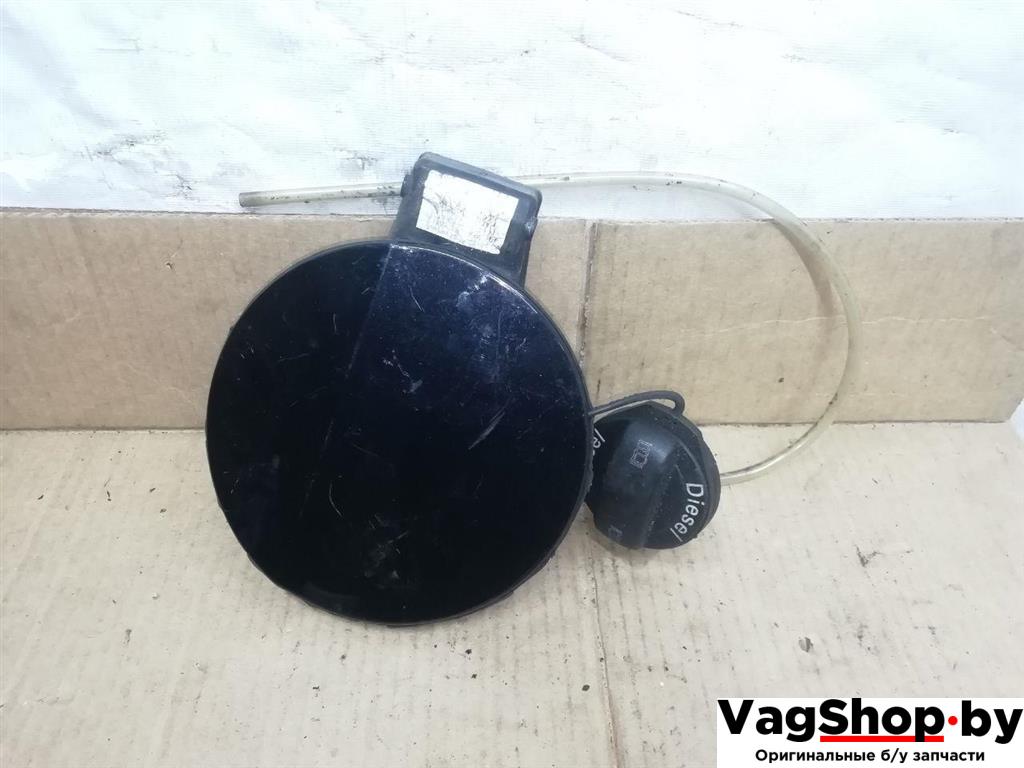 лючок топливного бака Volkswagen Passat B7 2011, 2.0 л., TDi, CFF, дизель, МКПП, черный, универсал, передний привод, 3AF809857A - фото №1