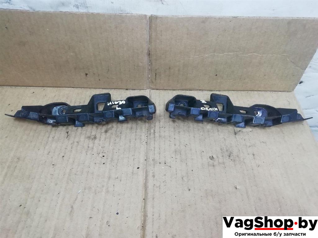 Крепление бампера переднего Volkswagen Passat B7 2011, 2.0 л., TDi, CFF, дизель, МКПП, черный, универсал, передний привод, 3AA807183, 3AA807184 - фото №1