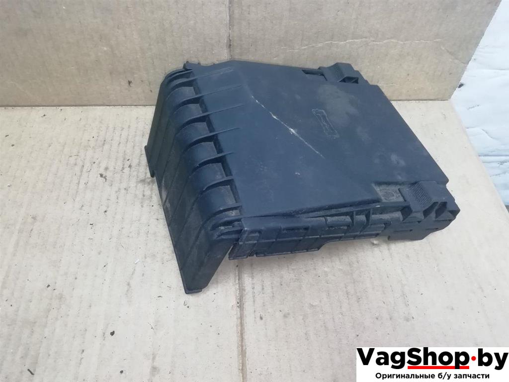 крышка блока предохранителей Volkswagen Passat B7 2011, 2.0 л., TDi, CFF, дизель, МКПП, черный, универсал, передний привод, 1K0937132F - фото №1