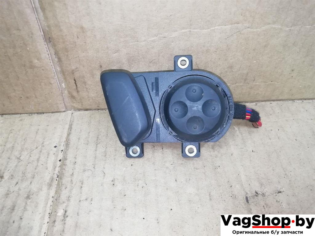 блок управления сиденьем Volkswagen Passat B7 2011, 2.0 л., TDi, CFF, дизель, МКПП, черный, универсал, передний привод, 3C0959778 - фото №1