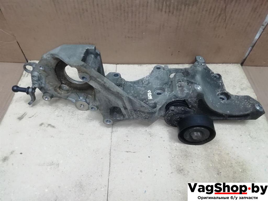 кронштейн двигателя Volkswagen Passat B7 2011, 2.0 л., TDi, CFF, дизель, МКПП, черный, универсал, передний привод, 03L903143Q - фото №1