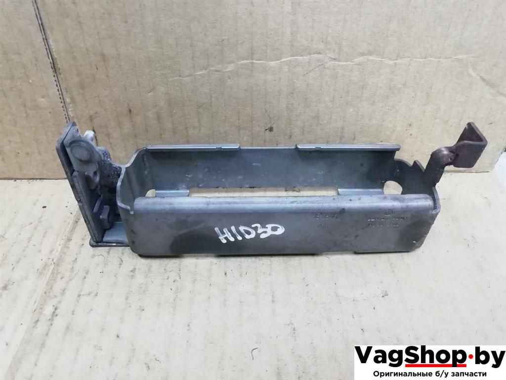 кронштейн (крепление) Volkswagen Passat B7 2011, 2.0 л., TDi, CFF, дизель, МКПП, черный, универсал, передний привод, 1K0907269E - фото №1