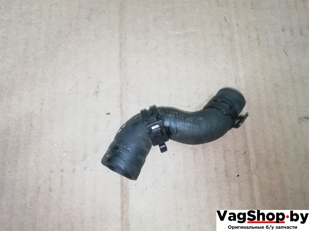 патрубок (трубопровод, шланг) Volkswagen Passat B7 2011, 2.0 л., TDi, CFF, дизель, МКПП, черный, универсал, передний привод, 1K0121101CP - фото №1