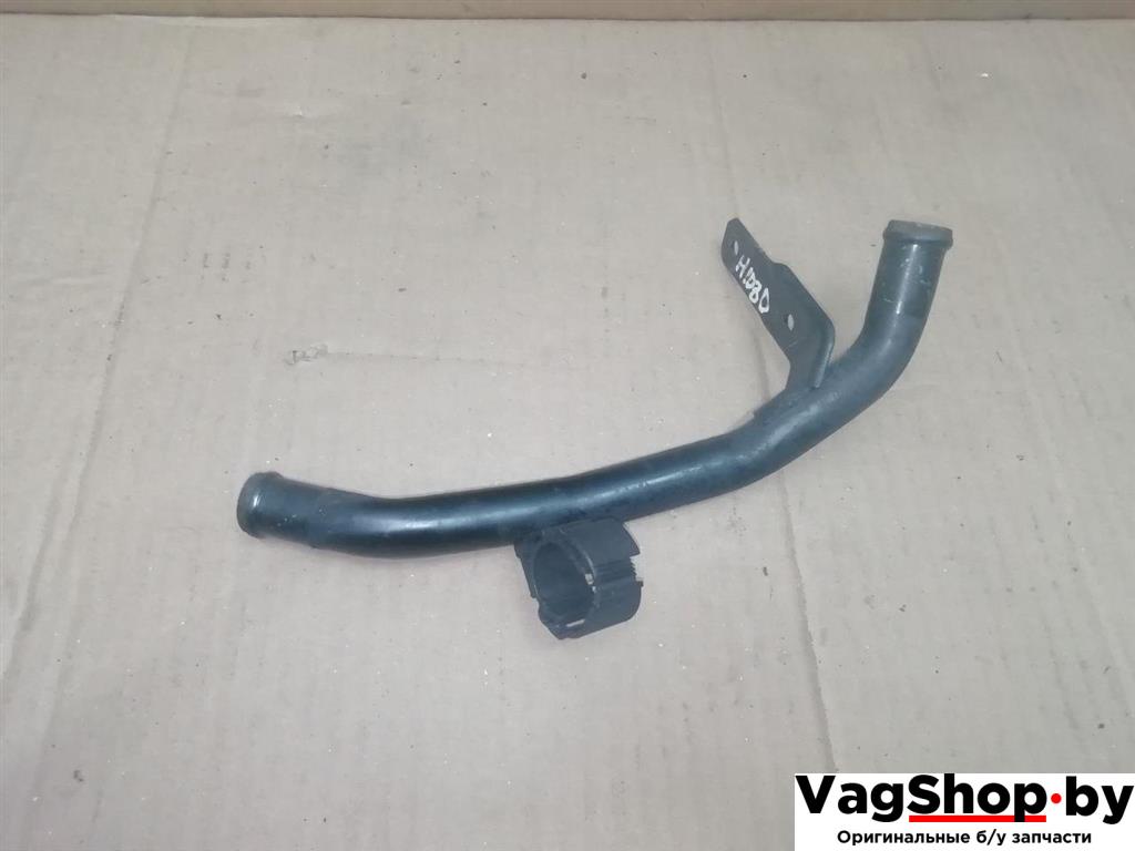 трубка охлаждающей жидкости Volkswagen Passat B7 2011, 2.0 л., TDi, CFF, дизель, МКПП, черный, универсал, передний привод, 03L122157K - фото №1