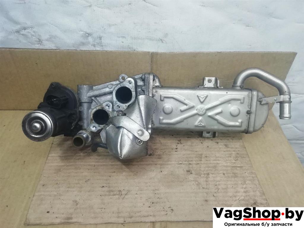 охладитель EGR / Радиатор EGR Volkswagen Passat B7 2011, 2.0 л., TDi, CFF, дизель, МКПП, черный, универсал, передний привод, 03L131512BL - фото №1