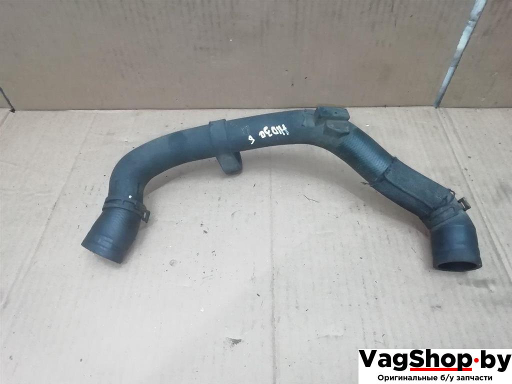 патрубок (трубопровод, шланг) Volkswagen Passat B7 2011, 2.0 л., TDi, CFF, дизель, МКПП, черный, универсал, передний привод - фото №1