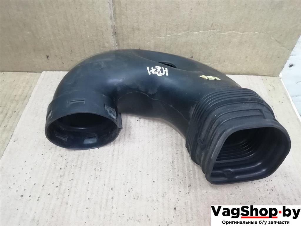 патрубок воздушного фильтра Volkswagen Passat B6 2009, 2.0 л., TDi, CBA, дизель, МКПП, голубой, седан, передний привод, 3C0129618D - фото №1