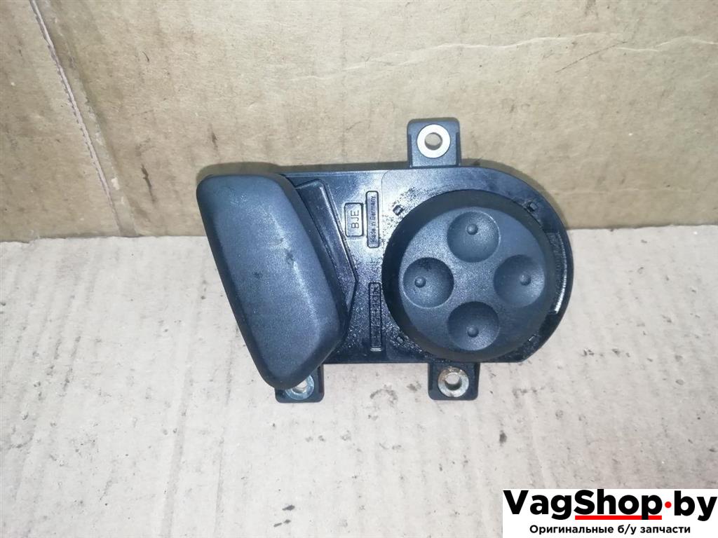 блок управления сиденьем Volkswagen Passat B6 2009, 2.0 л., TDi, CBA, дизель, МКПП, голубой, седан, передний привод, 3C0959778 - фото №1