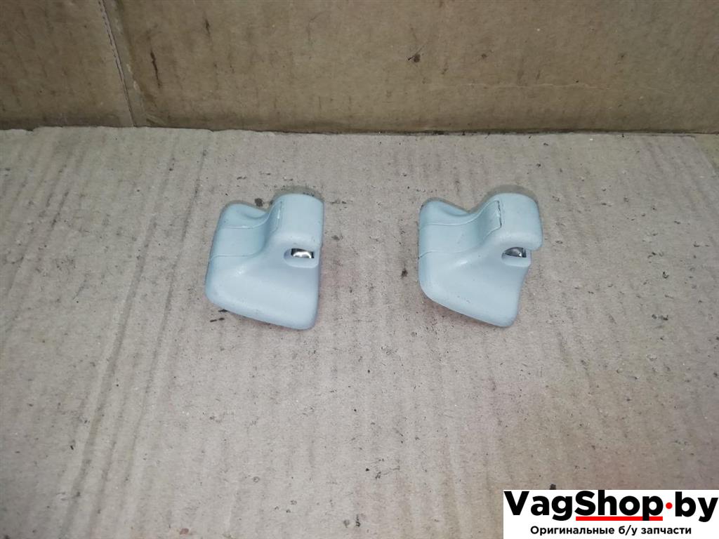 Крепление (крючок) солнцезащитного козырька Volkswagen Passat B6 2009, 2.0 л., TDi, CBA, дизель, МКПП, голубой, седан, передний привод, 1K0857561B - фото №1