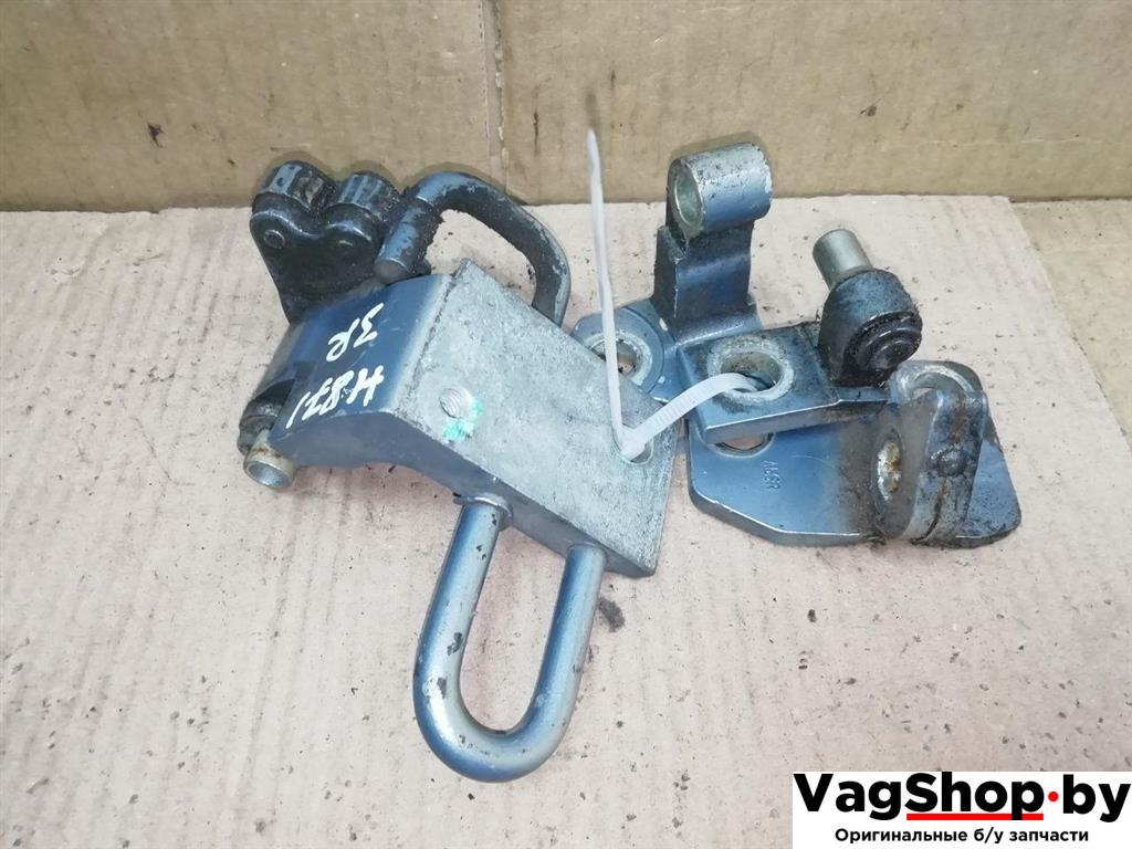 петля двери Volkswagen Passat B6 2009, 2.0 л., TDi, CBA, дизель, МКПП, голубой, седан, передний привод, 3C4833412C - фото №1