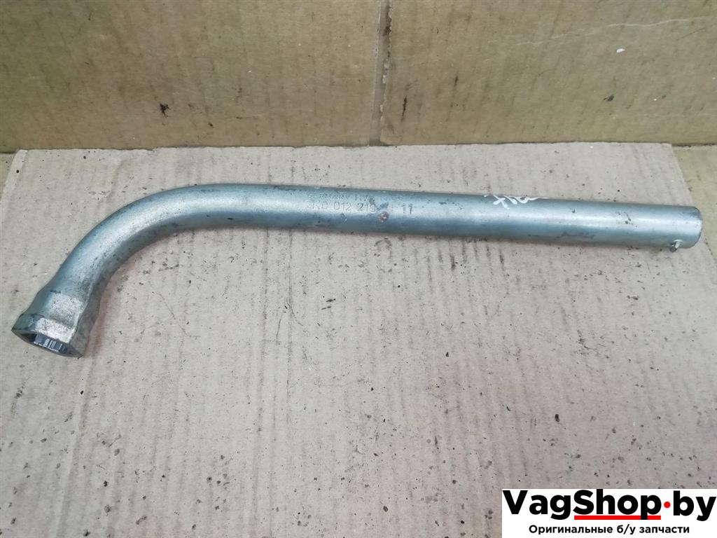 ключ колесный (балонный) Volkswagen Caddy 3 поколение 2006, 1.9 л., TDi, BJB, дизель, МКПП, синий светлый, минивэн, передний привод, 2K0012219 - фото №1