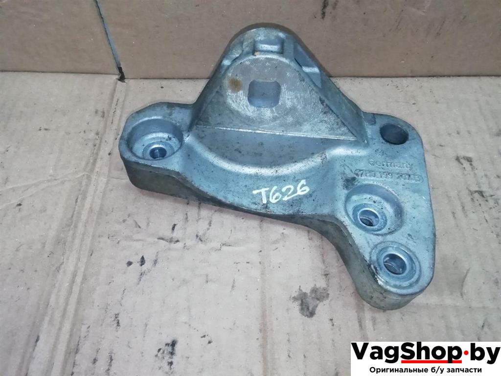 кронштейн двигателя Volkswagen Transporter T5 2005, 2.5 л., TDi, AXD, дизель, МКПП, синий, фургон, передний привод, 7H0199207B - фото №1