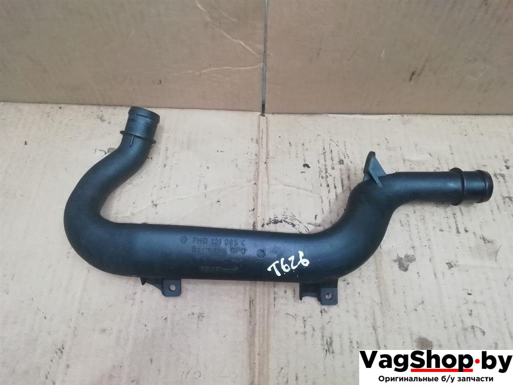 трубка охлаждающей жидкости Volkswagen Transporter T5 2005, 2.5 л., TDi, AXD, дизель, МКПП, синий, фургон, передний привод, 7H0121065C - фото №1
