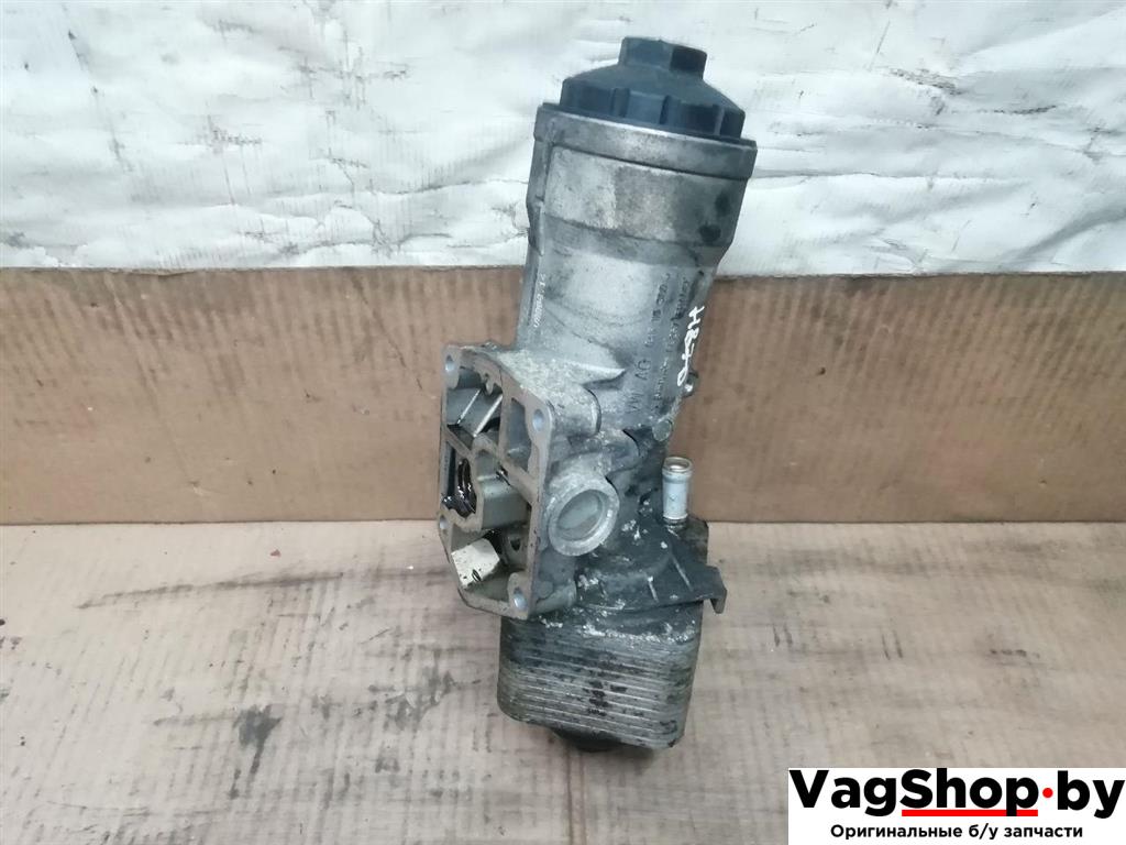 корпус масляного фильтра Volkswagen Passat B6 2008, 2.0 л., TDi, CBA, дизель, МКПП, серебро, универсал, передний привод, 045115389J - фото №1
