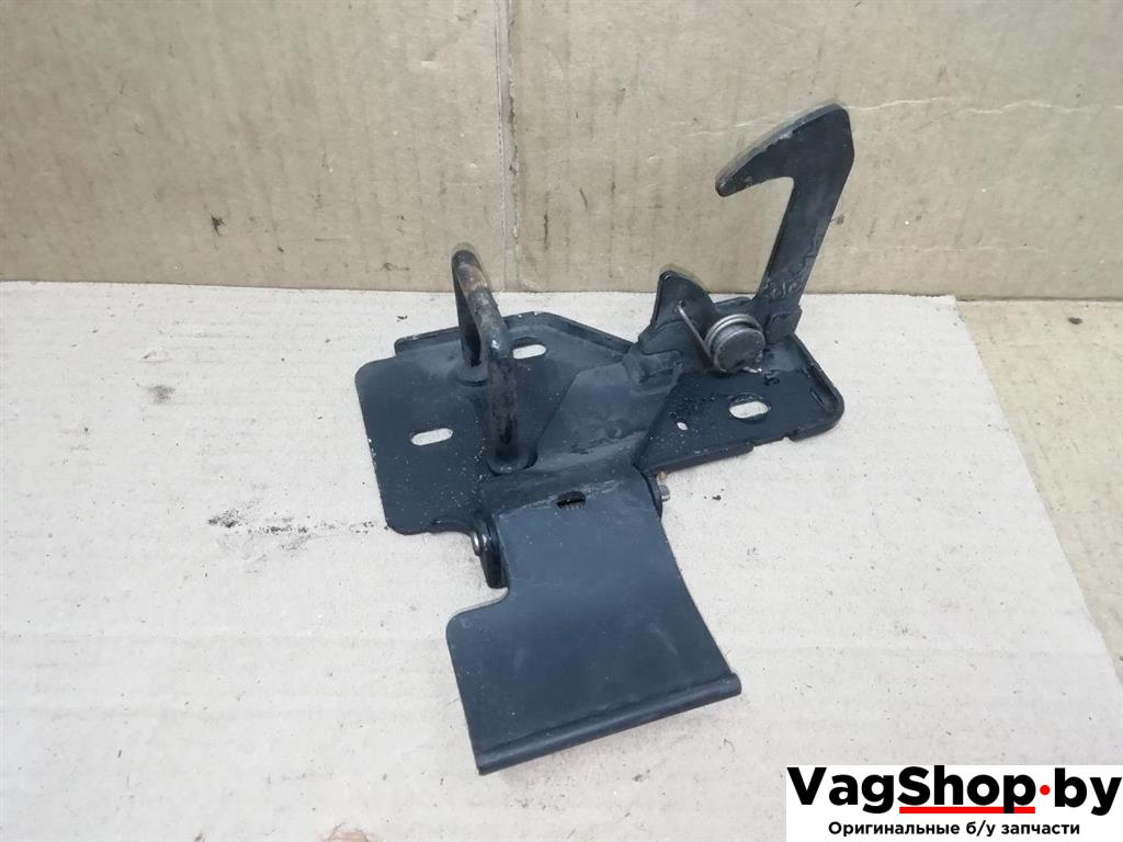 захватный крюк капота Audi Q7 4L 2006, 3.0 л., TDi, BUG, дизель, АКПП, серебро, внедорожник 5 дв., полный привод, 4L0823480 - фото №1