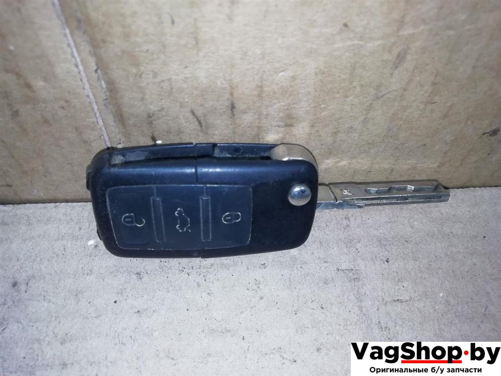 ключ Volkswagen Golf Plus 2 поколение 2010, 1.6 л., TDi, CAY, дизель, МКПП, серебро, хетчбэк 5 дв., передний привод - фото №1