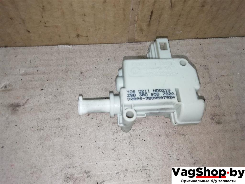 замок бардачка Audi Q7 4L 2006, 3.0 л., TDi, BUG, дизель, АКПП, серебро, внедорожник 5 дв., полный привод, 3B0959782A - фото №1