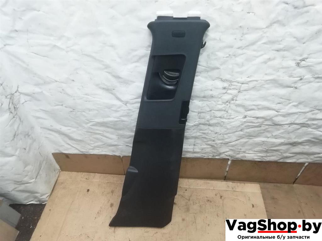 обшивка стойки центральной правой Audi Q7 4L 2006, 3.0 л., TDi, BUG, дизель, АКПП, серебро, внедорожник 5 дв., полный привод - фото №1