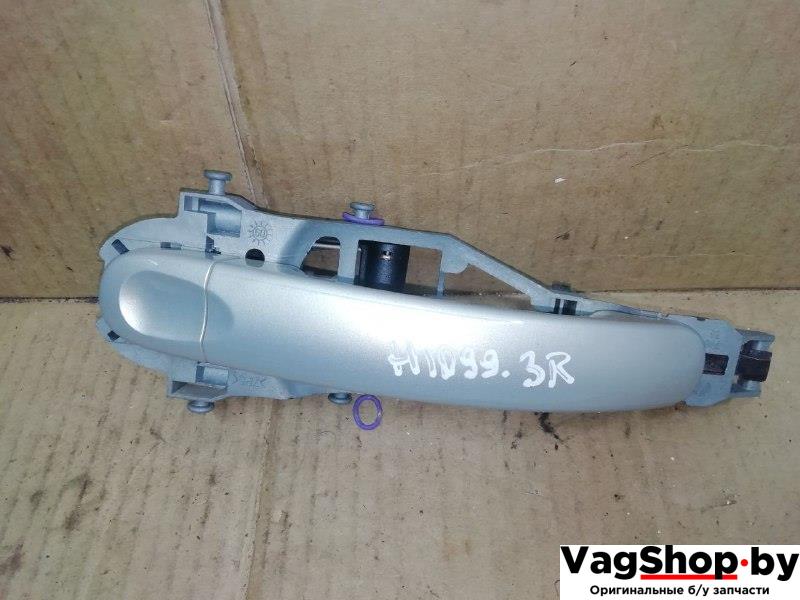 ручка наружная задняя правая Volkswagen Golf Plus 2 поколение 2010, 1.6 л., TDi, CAY, дизель, МКПП, серебро, хетчбэк 5 дв., передний привод - фото №1