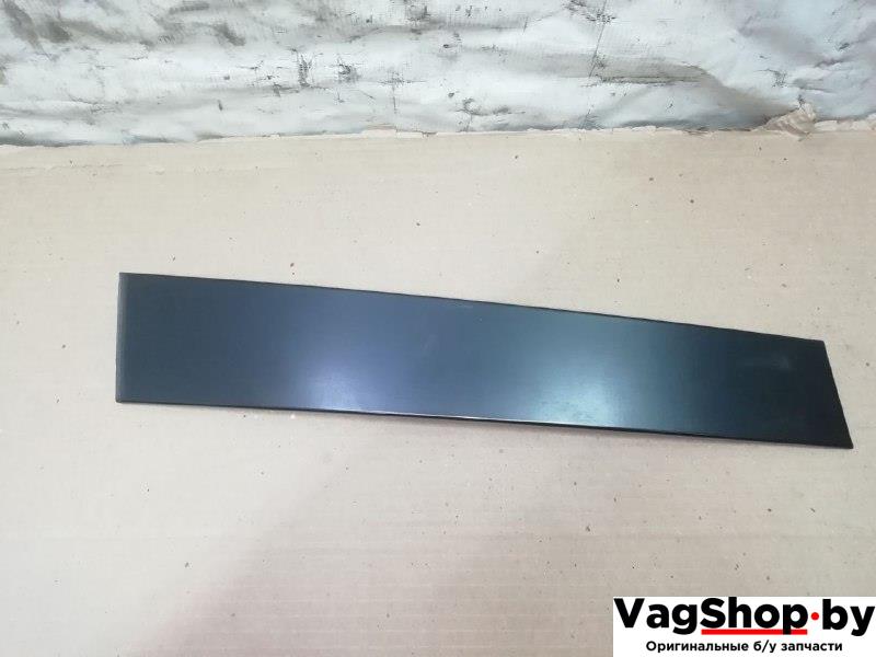 накладка двери (крышки) багажника Volkswagen Golf Plus 2 поколение 2010, 1.6 л., TDi, CAY, дизель, МКПП, серебро, хетчбэк 5 дв., передний привод, 5M083790103C - фото №1