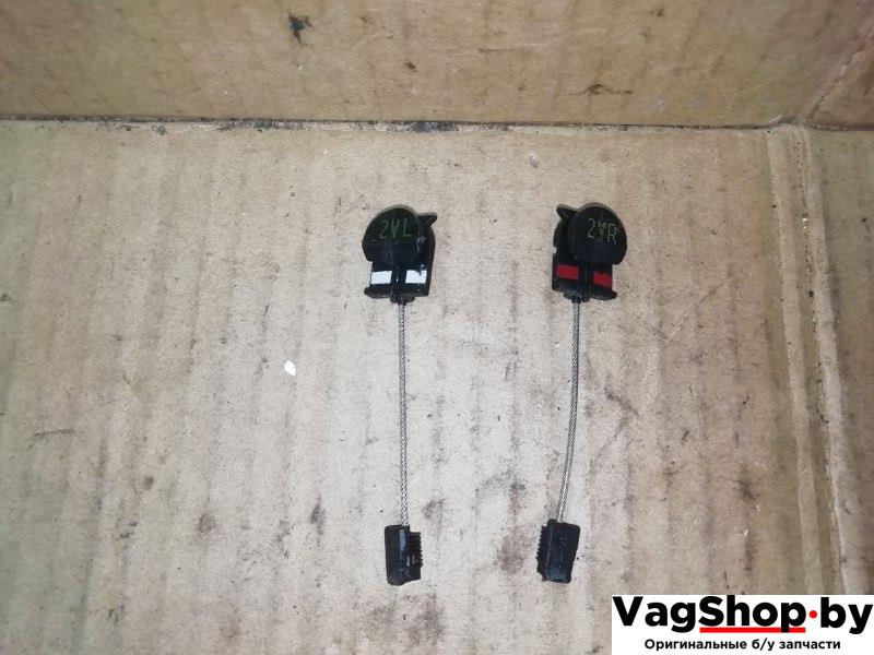 трос двери Volkswagen Golf Plus 2 поколение 2010, 1.6 л., TDi, CAY, дизель, МКПП, серебро, хетчбэк 5 дв., передний привод - фото №1