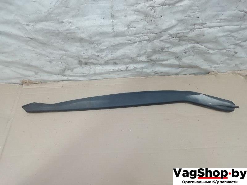 накладка двери (крышки) багажника Volkswagen Golf Plus 2 поколение 2010, 1.6 л., TDi, CAY, дизель, МКПП, серебро, хетчбэк 5 дв., передний привод, 5M0837381C - фото №1