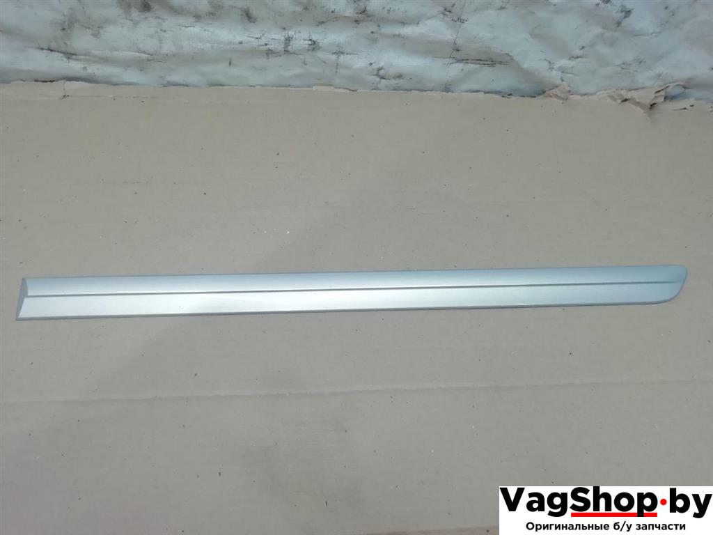 молдинг двери задней левой Volkswagen Golf Plus 2 поколение 2010, 1.6 л., TDi, CAY, дизель, МКПП, серебро, хетчбэк 5 дв., передний привод, 5M0853753B - фото №1