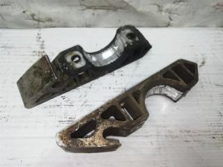 крепление стабилизатора / втулки стабилизатора Volkswagen Touareg 1 поколение [рестайлинг] 2008, 2.5 л., TDi, BPE, дизель, АКПП, серый, внедорожник 5 дв., полный привод, 7L0411063B