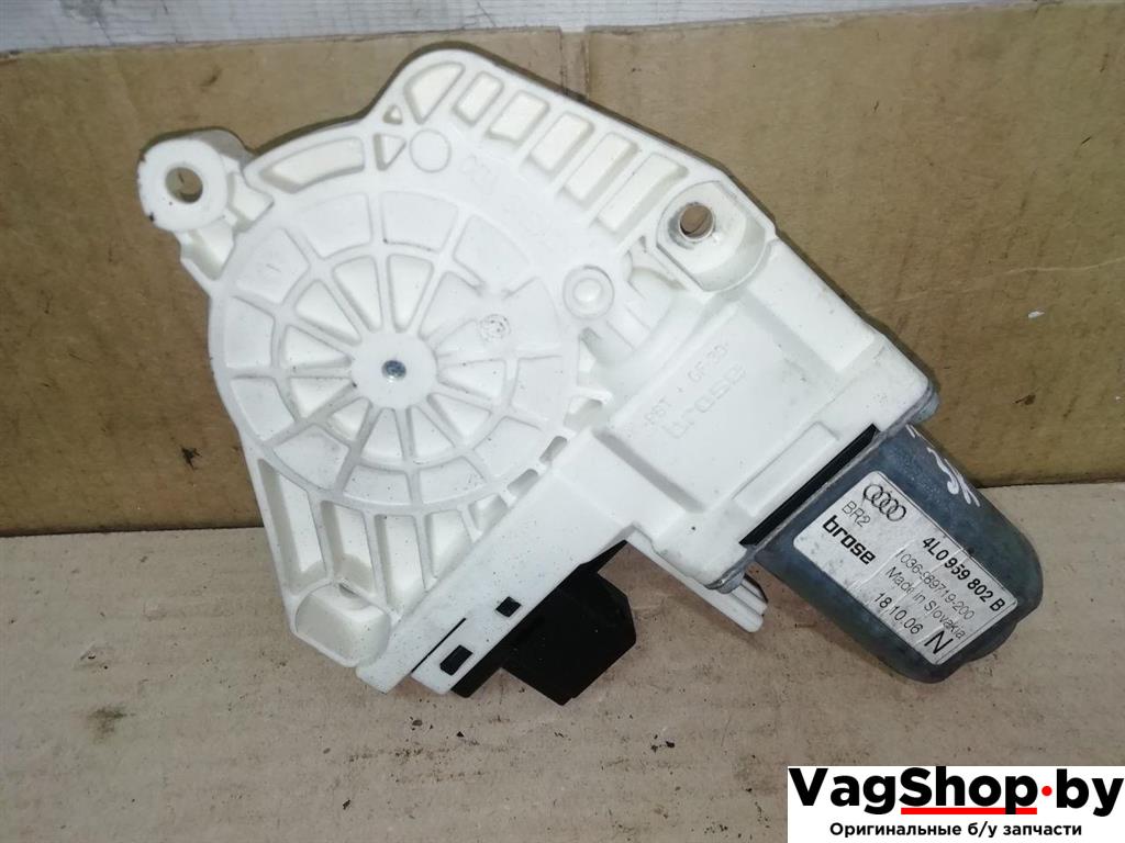 моторчик стеклоподъемника задний правый Audi Q7 4L 2006, 3.0 л., TDi, BUG, дизель, АКПП, серебро, внедорожник 5 дв., полный привод, 4L0959802B - фото №1