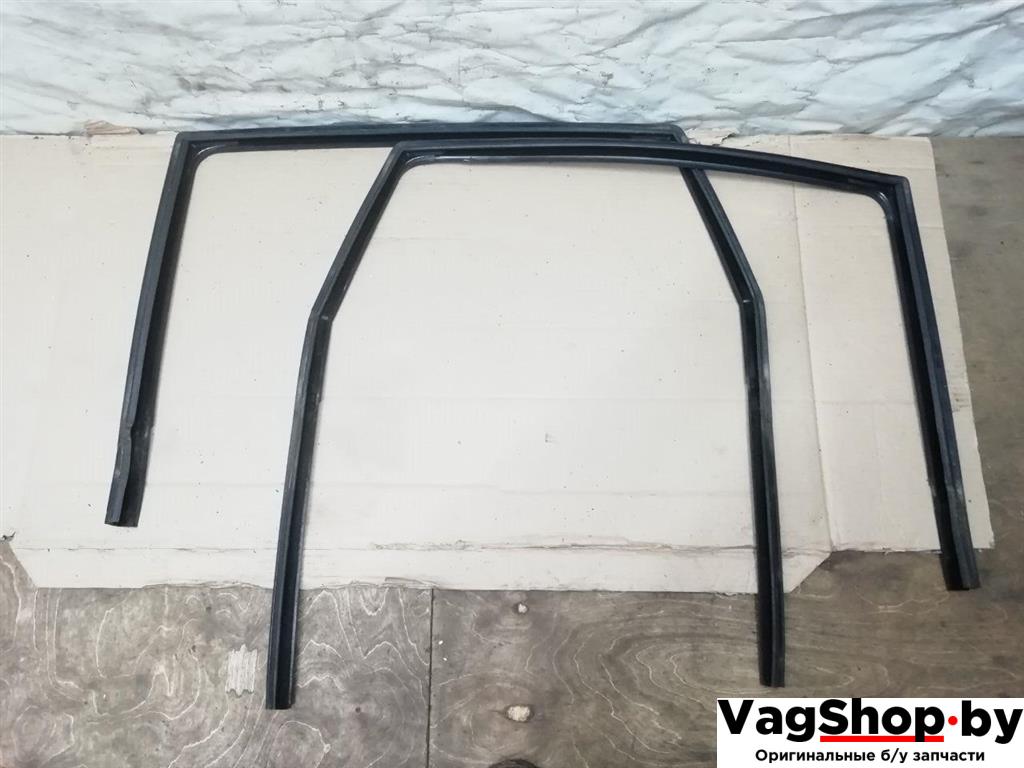 направляющая стекла Audi Q7 4L 2006, 3.0 л., TDi, BUG, дизель, АКПП, серебро, внедорожник 5 дв., полный привод, 4L0839439, 4L0839440 - фото №1