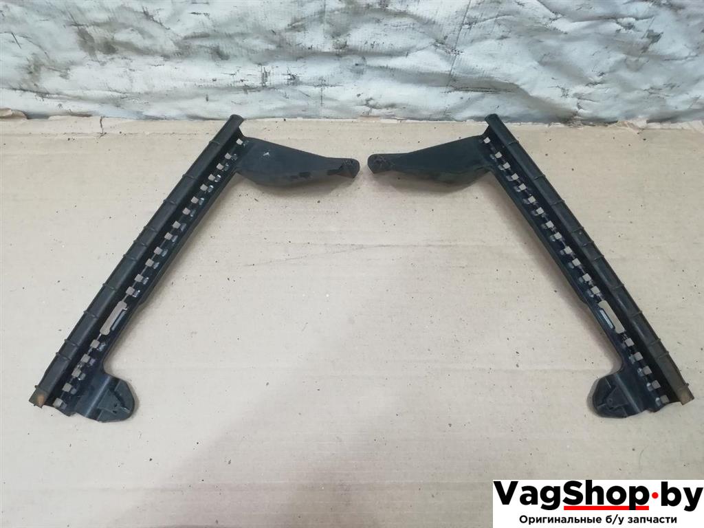 направляющая стекла Audi Q7 4L 2006, 3.0 л., TDi, BUG, дизель, АКПП, серебро, внедорожник 5 дв., полный привод, 4L0839067, 4L0839068 - фото №1