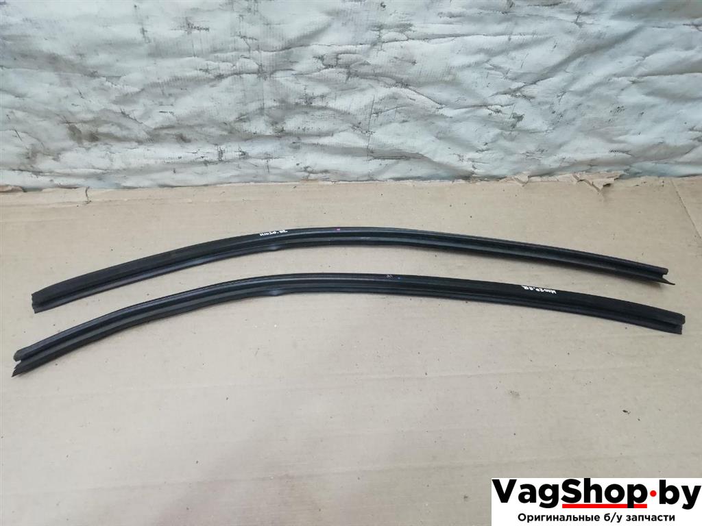 уплотнитель Audi Q7 4L 2006, 3.0 л., TDi, BUG, дизель, АКПП, серебро, внедорожник 5 дв., полный привод, 4L0837479, 4L0837480 - фото №1