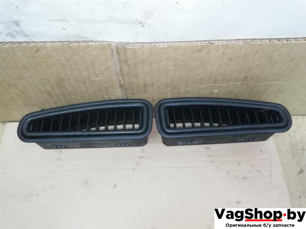 дефлектор обдува салона Audi Q7 4L 2006, 3.0 л., TDi, BUG, дизель, АКПП, серебро, внедорожник 5 дв., полный привод, 4L0819985, 4L0819986 - фото №1