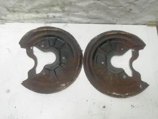 защитный кожух тормозного механизма Volkswagen Golf Plus 2 поколение 2010, 1.6 л., TDi, CAY, дизель, МКПП, серебро, хетчбэк 5 дв., передний привод, 1K0615611AH, 1K0615612AH