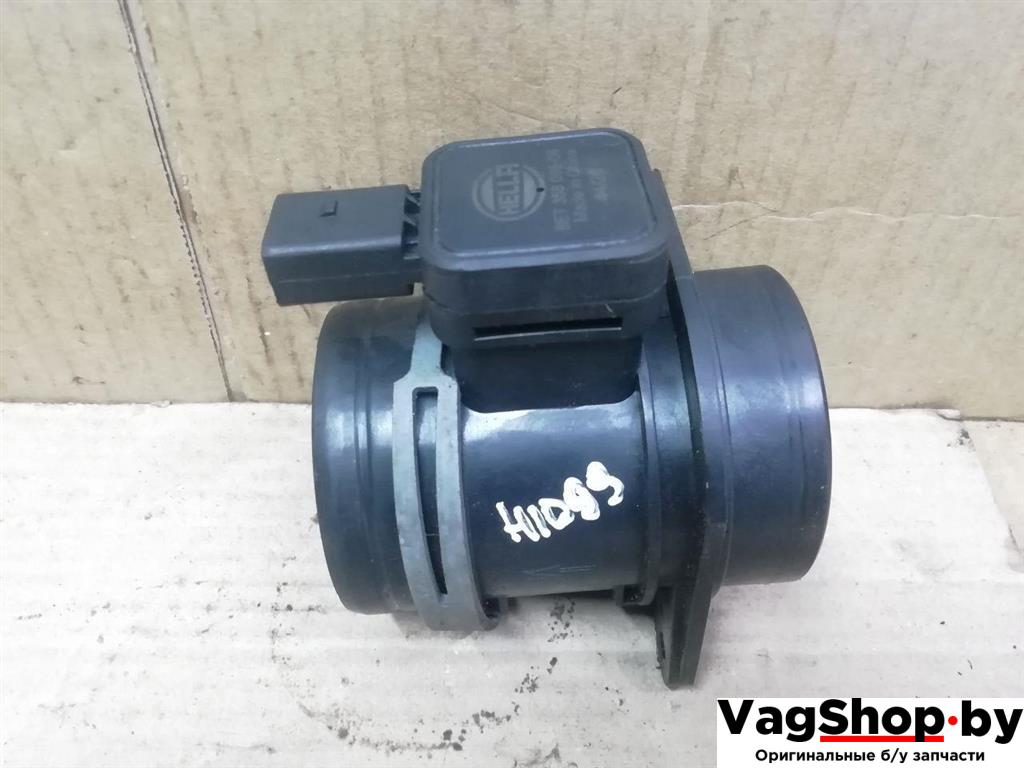 расходомер воздуха Volkswagen Golf Plus 2 поколение 2010, 1.6 л., TDi, CAY, дизель, МКПП, серебро, хетчбэк 5 дв., передний привод, 8ET35809506 - фото №1